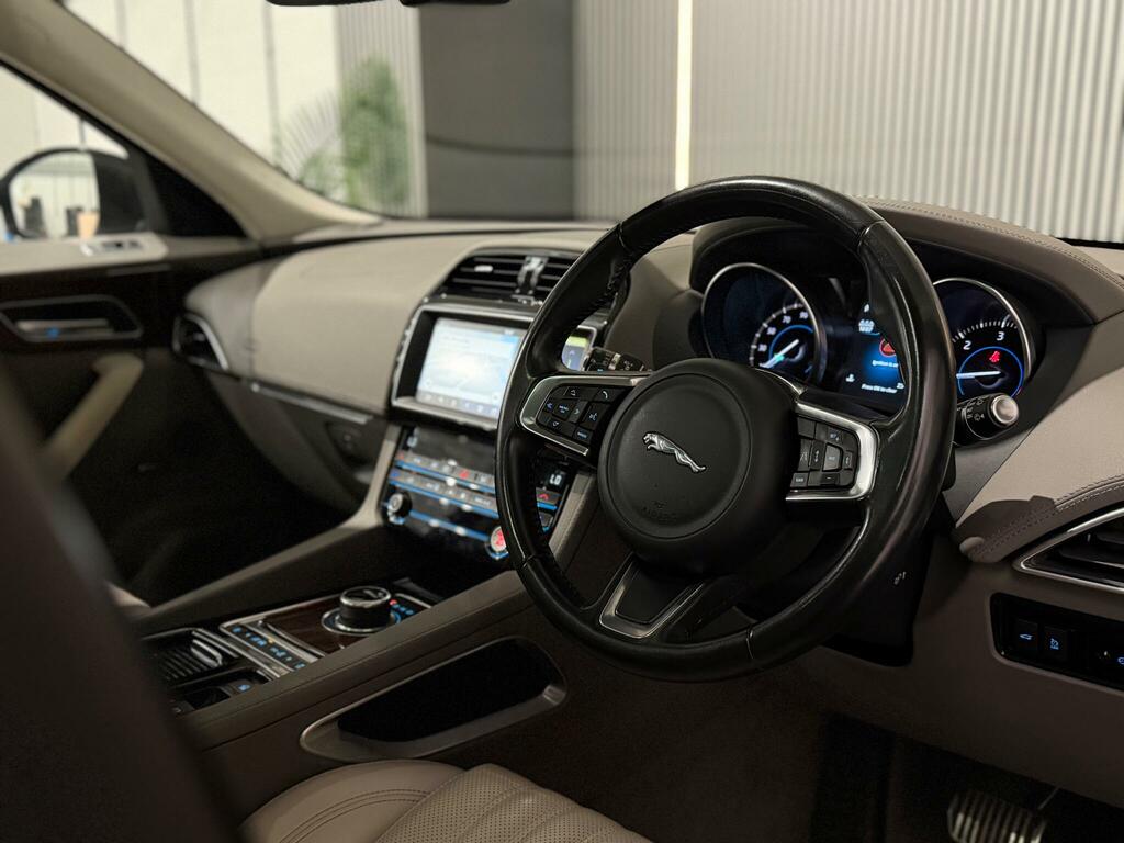 Jaguar F-Pace Portfolio Awd Red #21