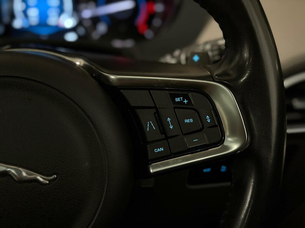 Jaguar F-Pace Portfolio Awd Red #25