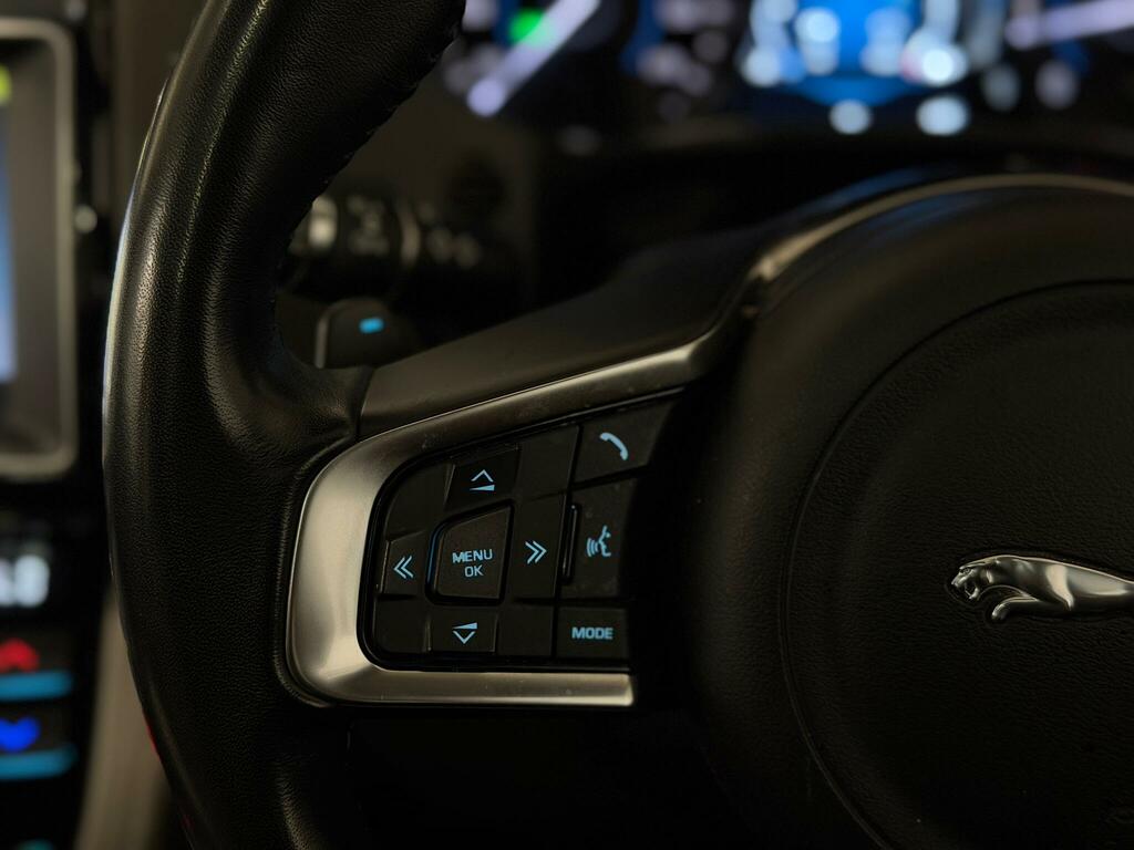 Jaguar F-Pace Portfolio Awd Red #24