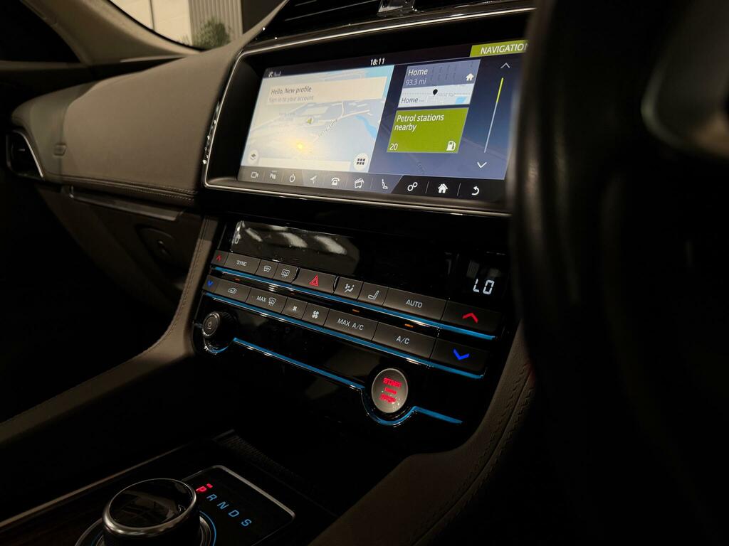 Jaguar F-Pace Portfolio Awd Red #29