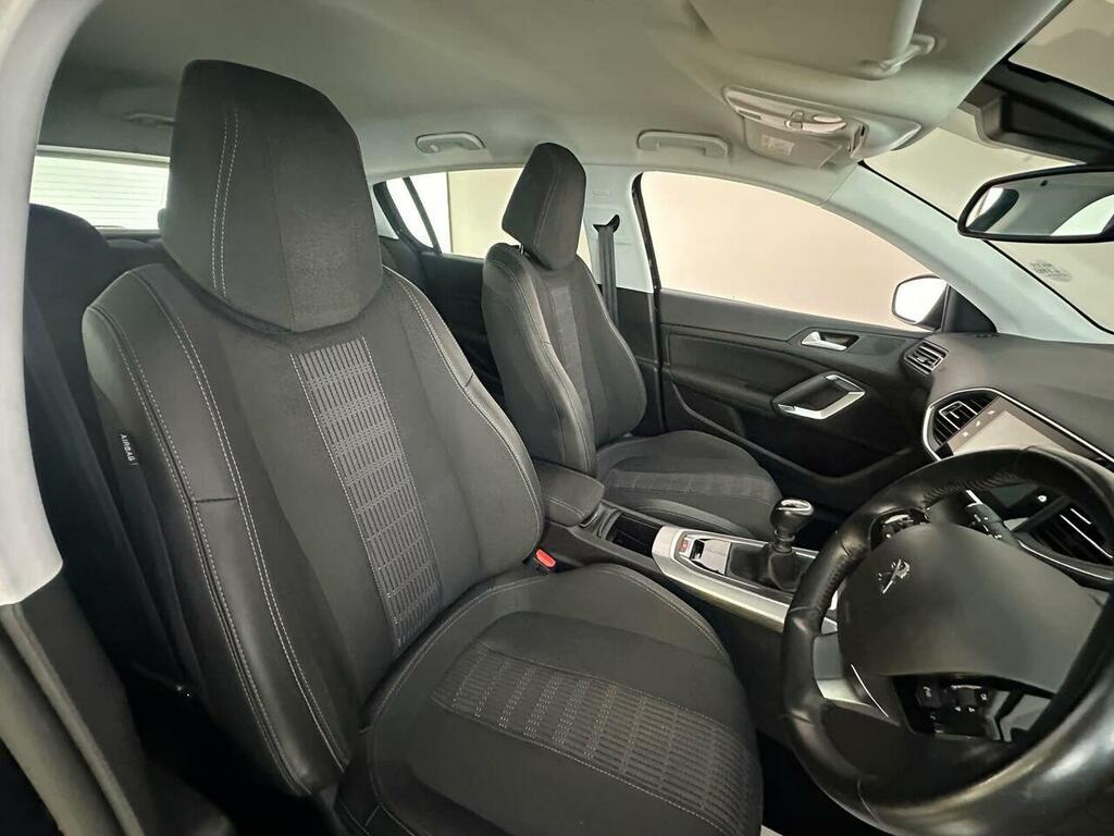 Peugeot 308 Hatchback White #14