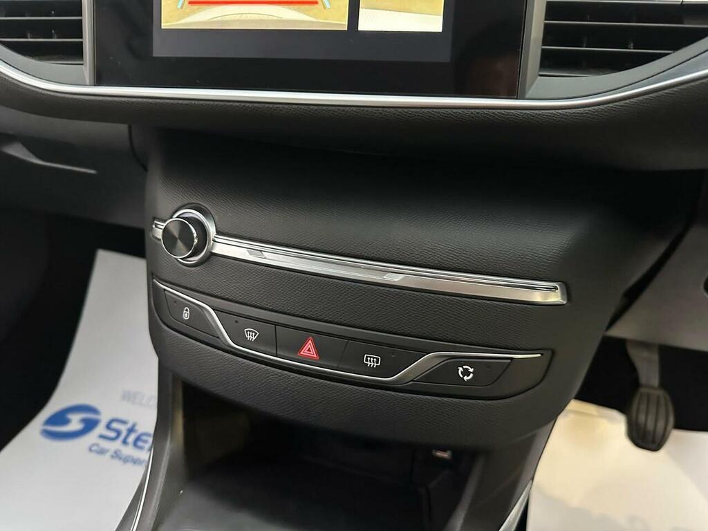 Peugeot 308 Hatchback White #10