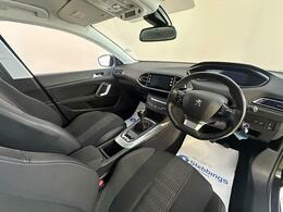 Peugeot 308 Hatchback White #40