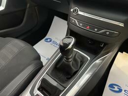 Peugeot 308 Hatchback White #39