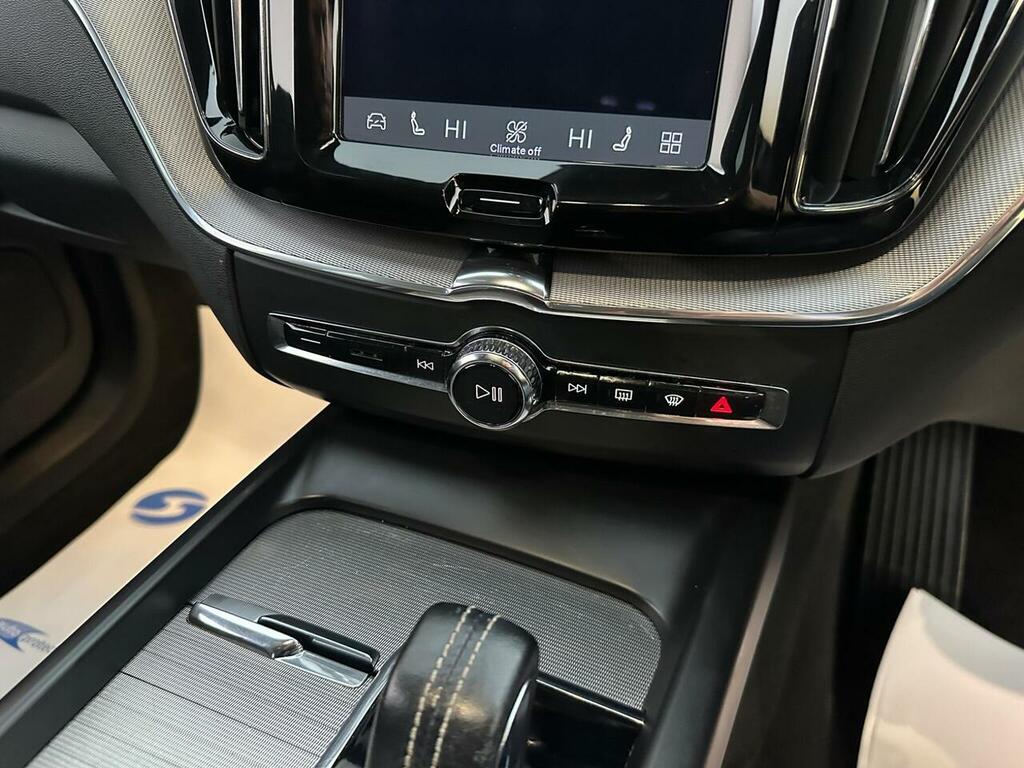 Volvo XC60 B5 P Awd Plus Dark Silver #11