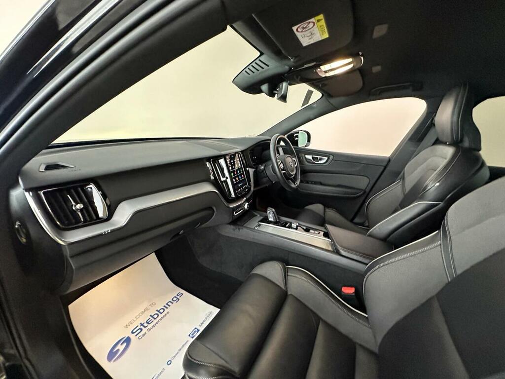 Volvo XC60 B5 P Awd Plus Dark Silver #24