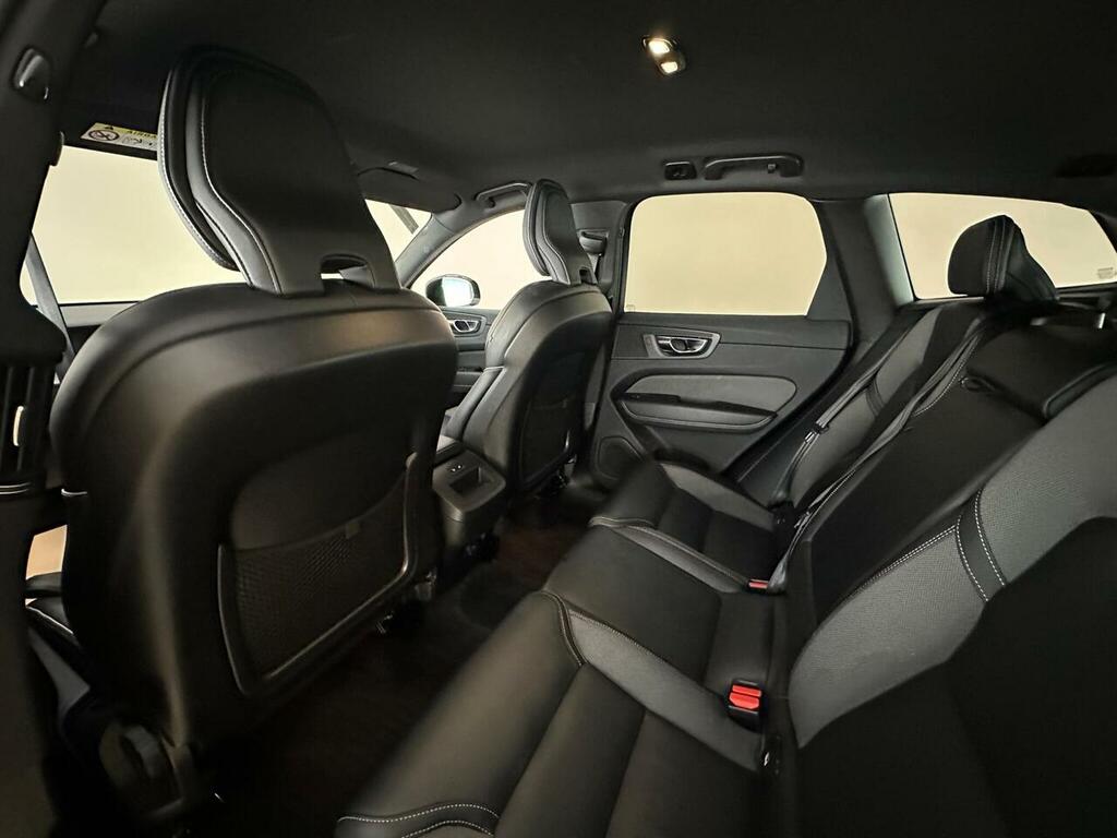 Volvo XC60 B5 P Awd Plus Dark Silver #23