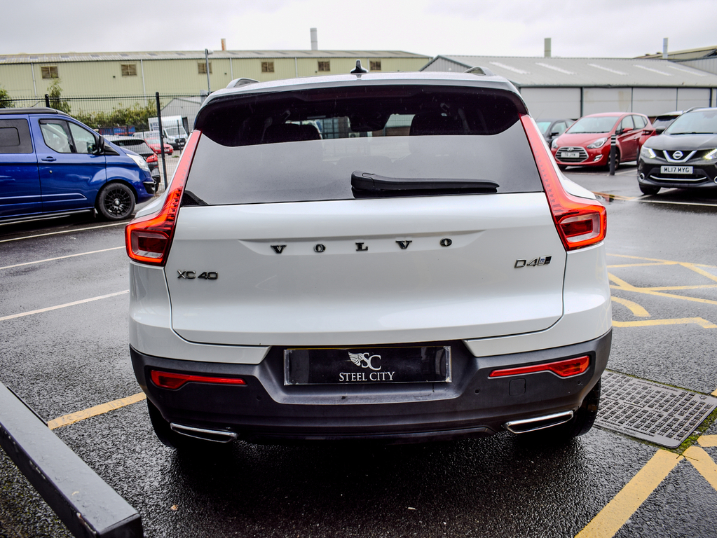 Volvo XC40 D4 First Edition Awd YY68WLR Black #4