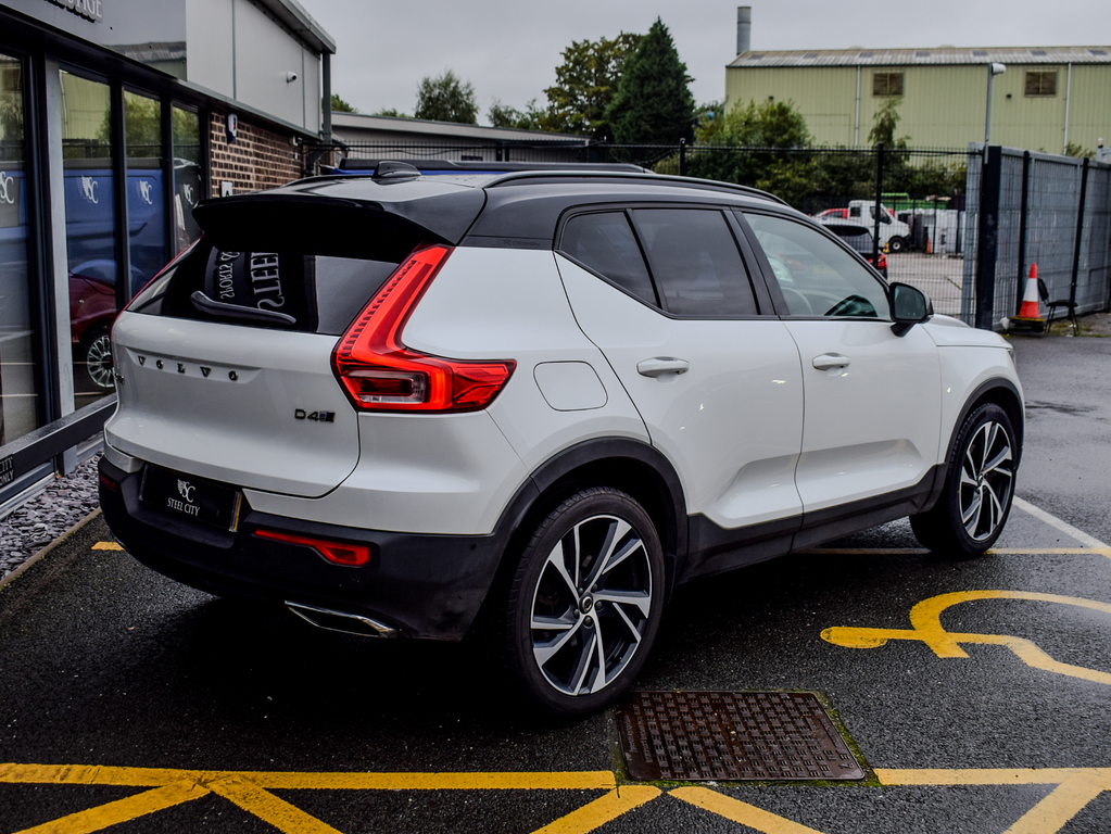 Volvo XC40 D4 First Edition Awd YY68WLR Black #3