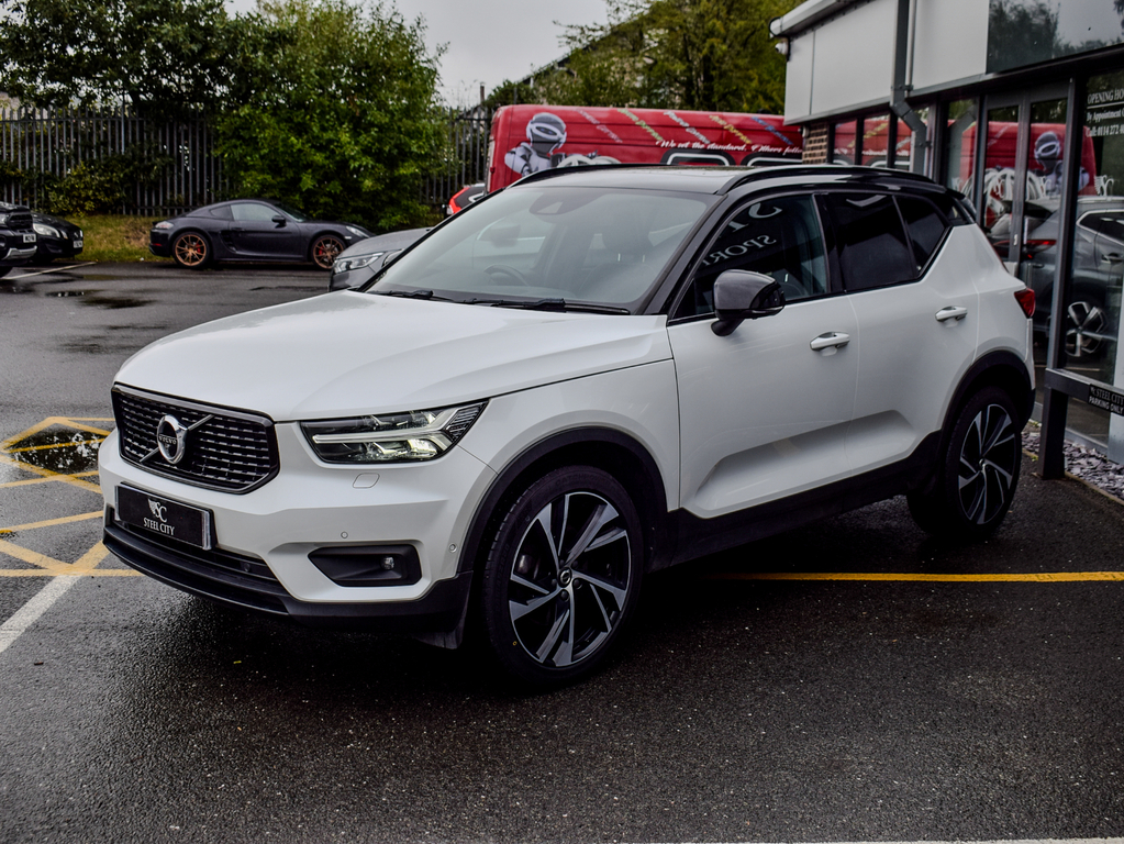 Volvo XC40 D4 First Edition Awd YY68WLR Black #6