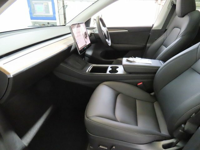 Tesla Model Y Motor Long Range Suv White
