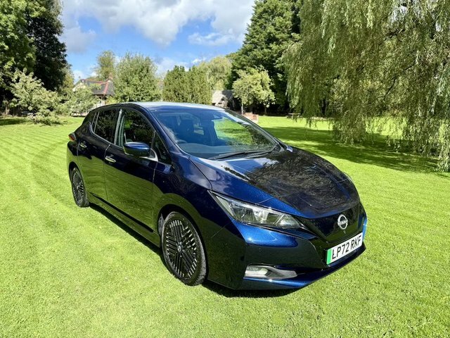 Nissan Leaf N-connecta Hatchback Blue #2
