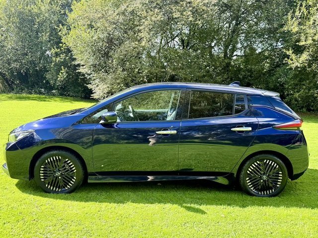 Nissan Leaf N-connecta Hatchback Blue #5