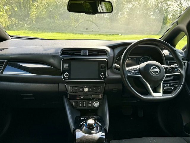 Nissan Leaf N-connecta Hatchback Blue #6