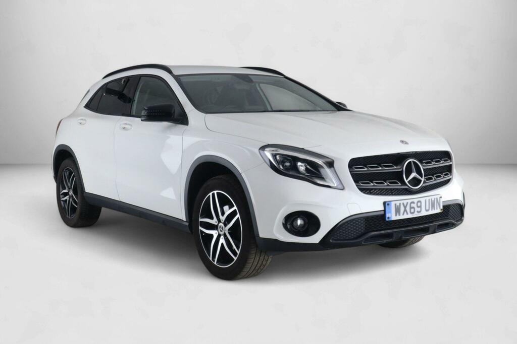Mercedes-Benz GLA Class Urban Edition White