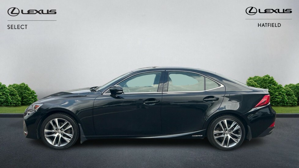Lexus IS 2.5 300H Executive Edition Saloon Hybri Black #3