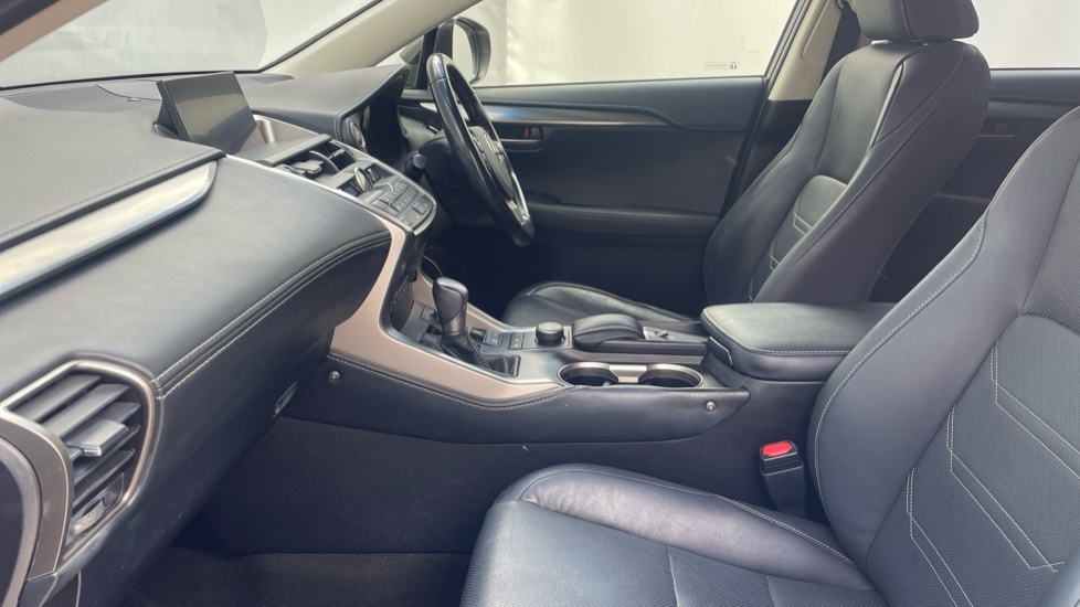 Lexus NX 2.5 300H Luxury E-cvt 4Wd Euro 6 Ss FE67UNH Silver #6