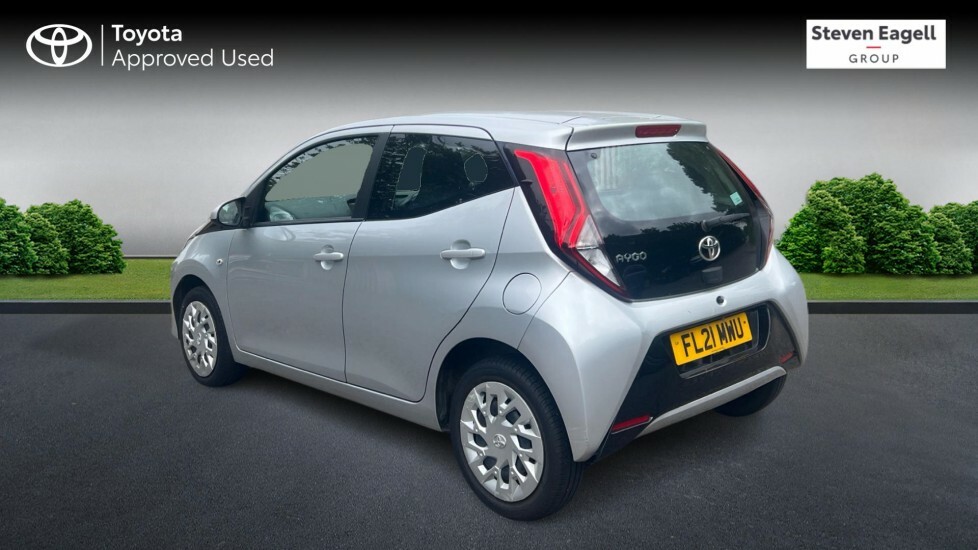 Toyota Aygo 1.0 Vvt-i X-play Euro 6 Safety Sense Silver #4