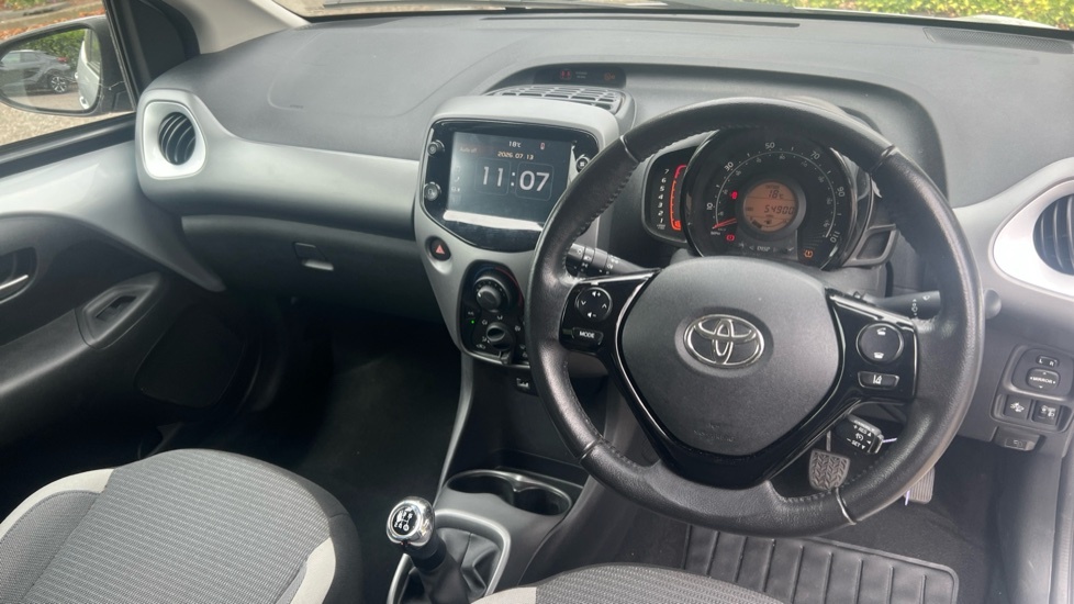 Toyota Aygo 1.0 Vvt-i X-play Euro 6 Safety Sense Silver #6