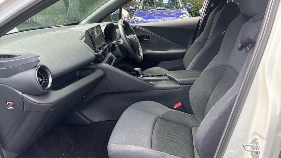 Toyota C-Hr 1.8 Vvt-h Design Cvt Euro 6 Ss White #5