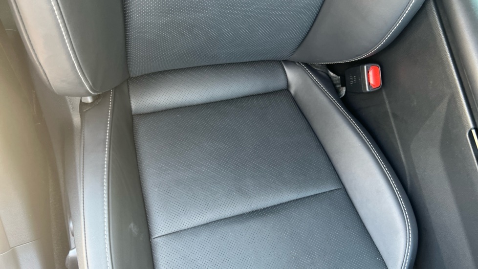 Toyota Prius Hatchback Silver #14