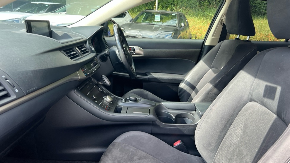 Lexus CT 1.8 200H Advance Cvt Euro 6 Ss Black #6