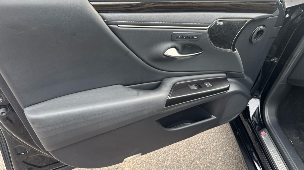 Lexus ES Saloon 2.5 Premium Pack Ulez Approved Blue #39
