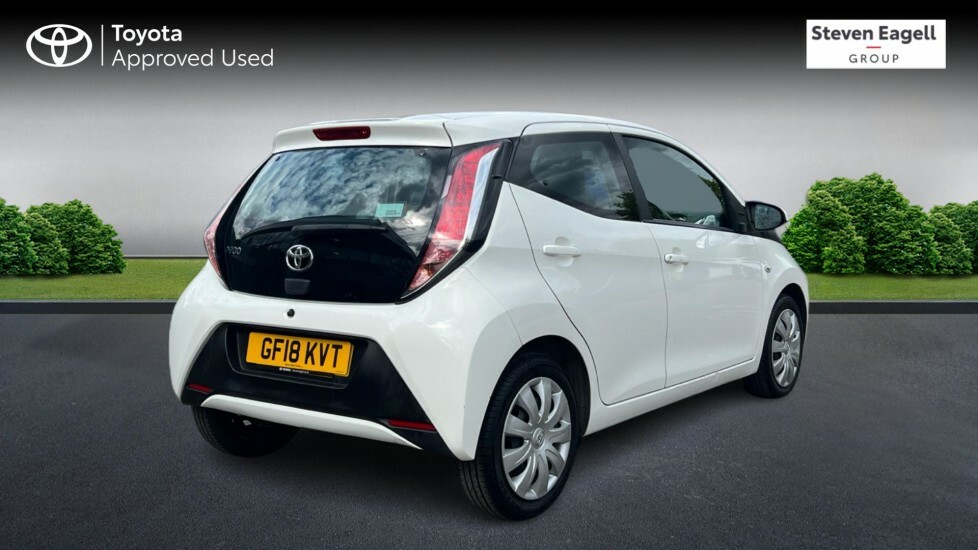 Toyota Aygo 1.0 Vvt-i X-play Euro 6 White #2