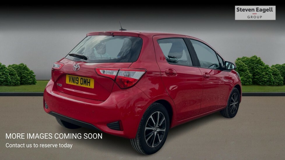 Toyota Yaris Black #4