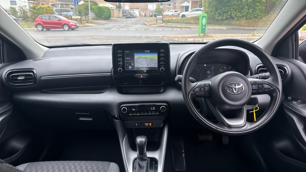Toyota Yaris 1.5 Vvt-h Icon Hatchback Hybrid E-cvt E Black #6