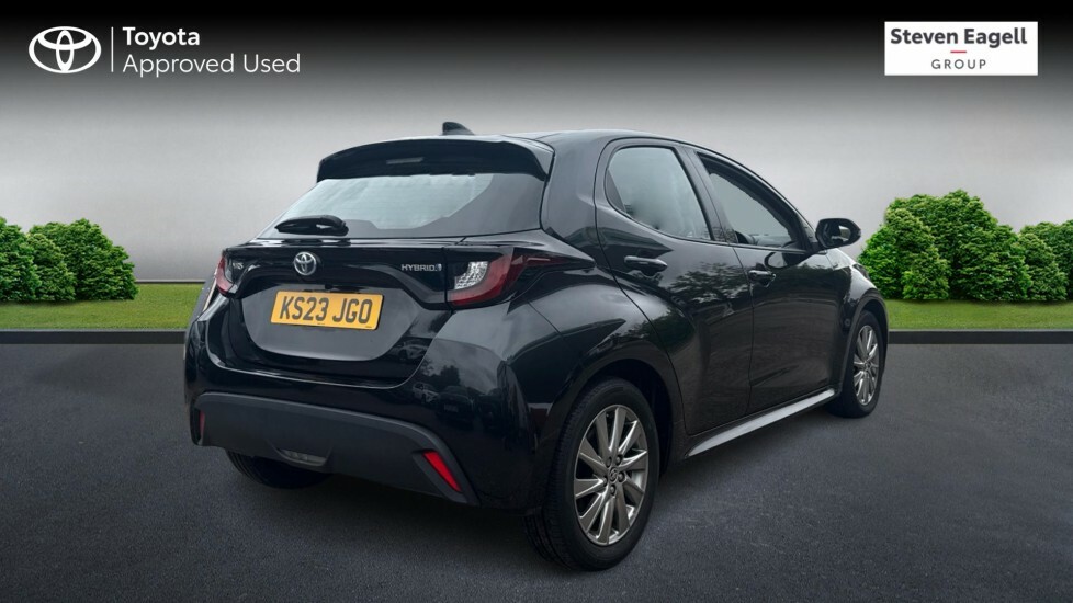 Toyota Yaris 1.5 Vvt-h Icon Hatchback Hybrid E-cvt E Black #2