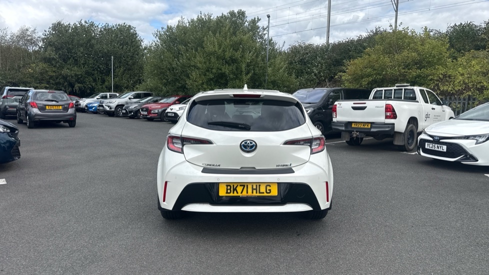 Toyota Corolla Hatchback White #26