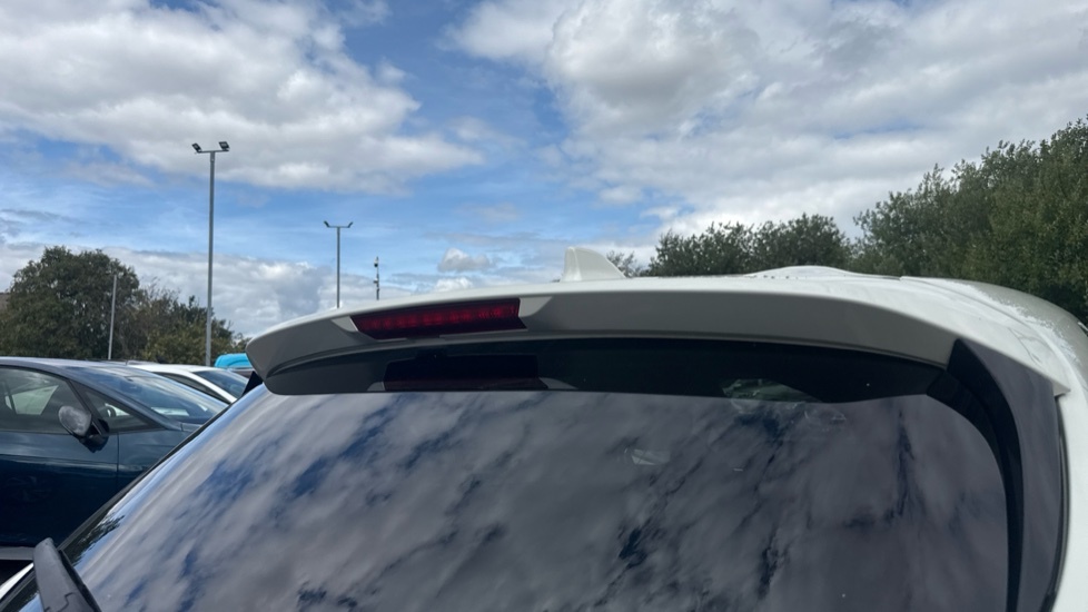 Toyota Corolla Hatchback White #31