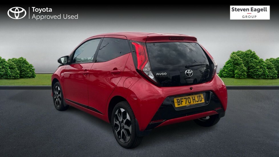 Toyota Aygo Hatchback Red #4