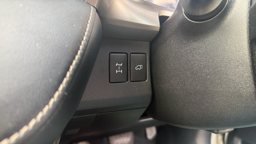 Toyota Rav 4 White #37