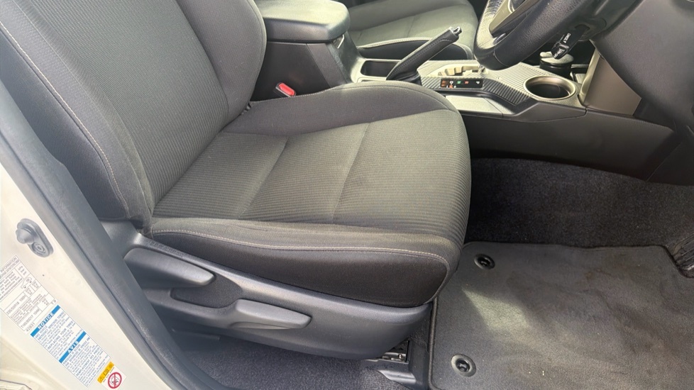 Toyota Rav 4 White #17