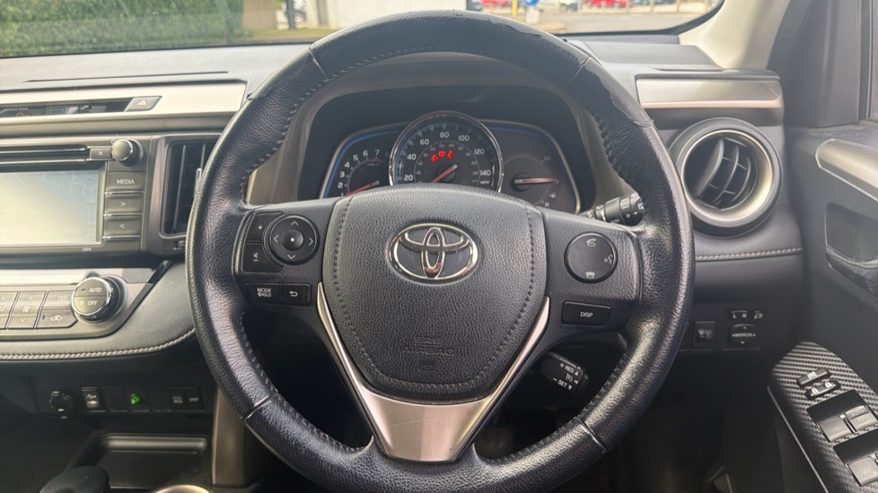 Toyota Rav 4 White #10