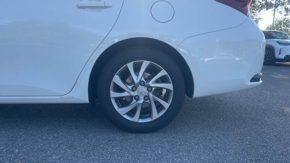 Toyota Auris Hatchback Grey #25