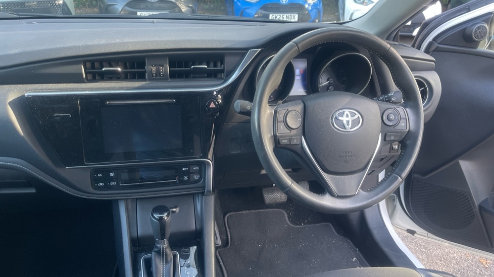 Toyota Auris Hatchback Grey #7
