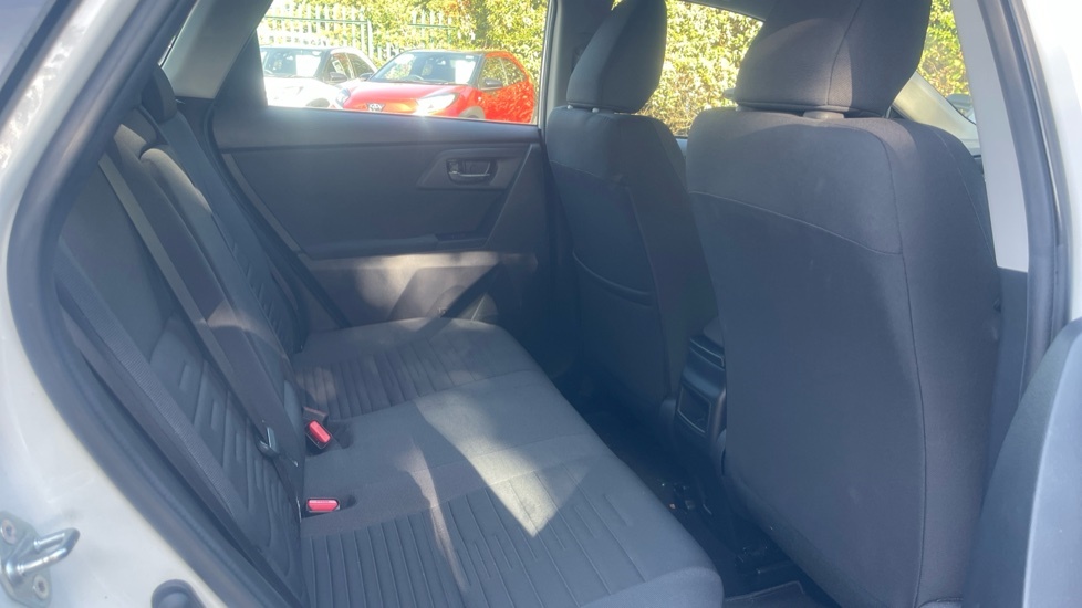 Toyota Auris Hatchback Grey #8