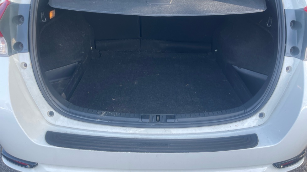 Toyota Auris Hatchback Grey #13