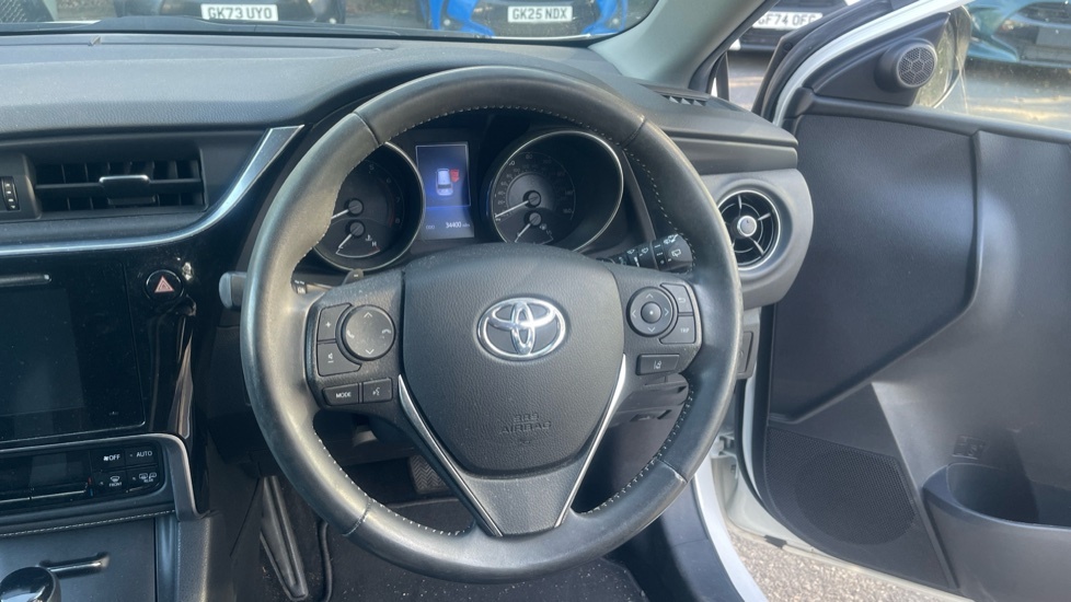 Toyota Auris Hatchback Grey #10