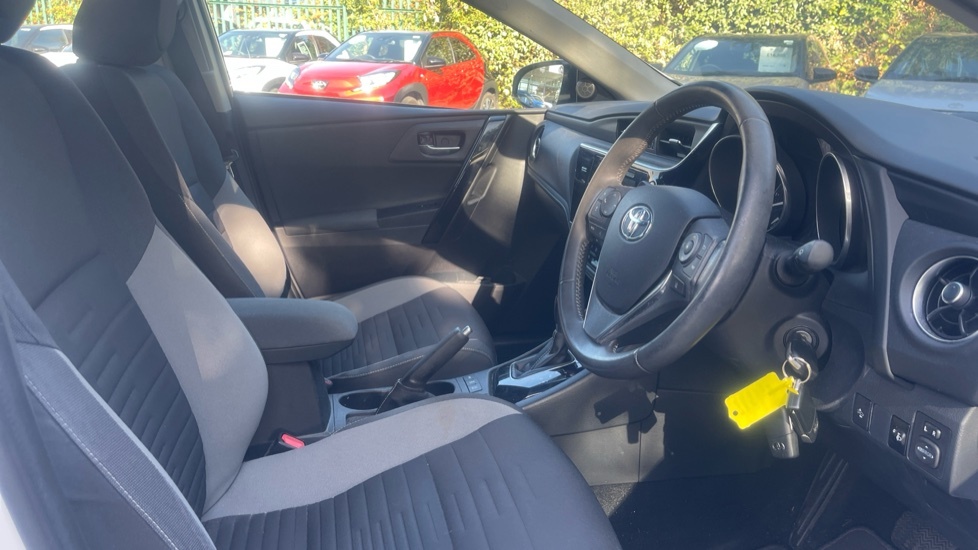 Toyota Auris Hatchback Grey #12