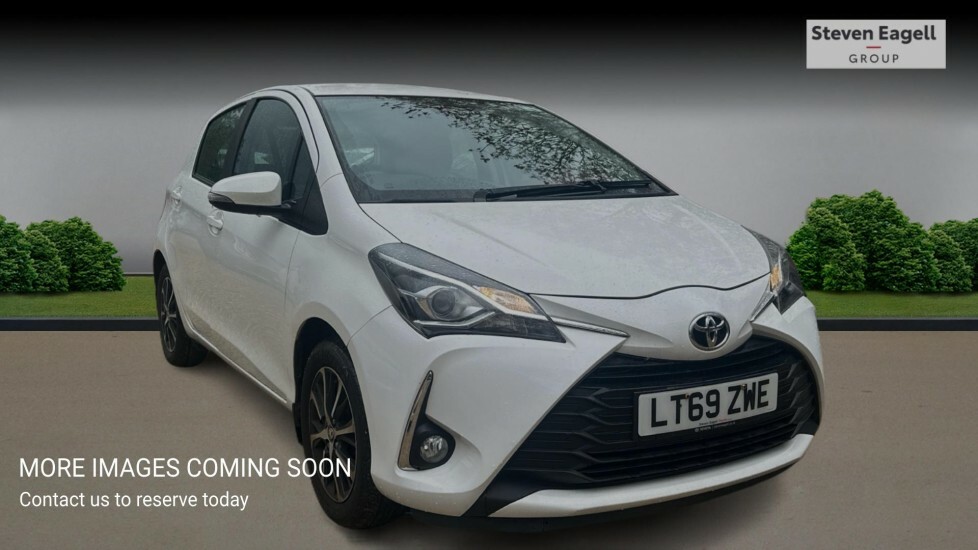 Toyota Yaris Icon Tech 1.5 Red #1