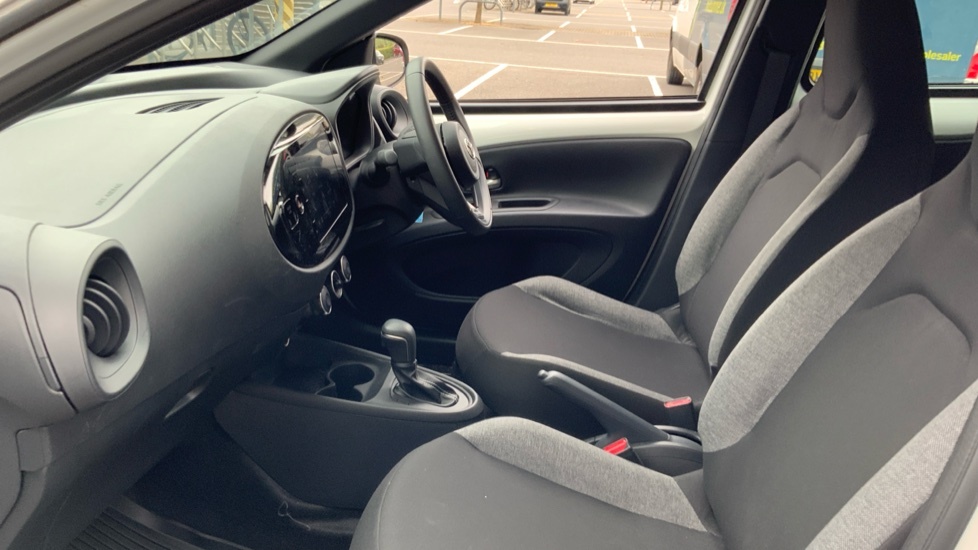 Toyota Aygo X 1.0 Vvt-i Pure Hatchback X-shift Euro 6 White #5