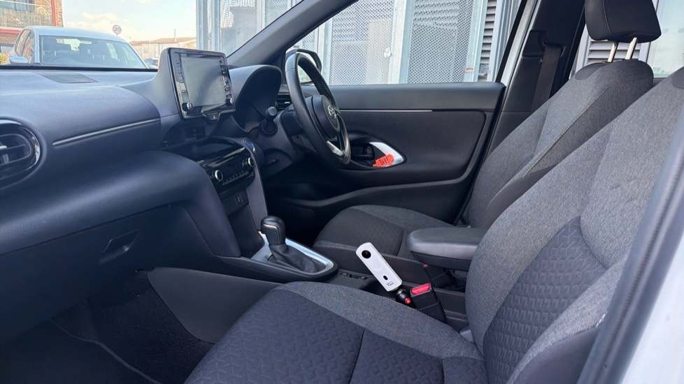 Toyota Yaris Cross 1.5 Vvt-h Design Suv Hybrid E-cvt Euro White #5