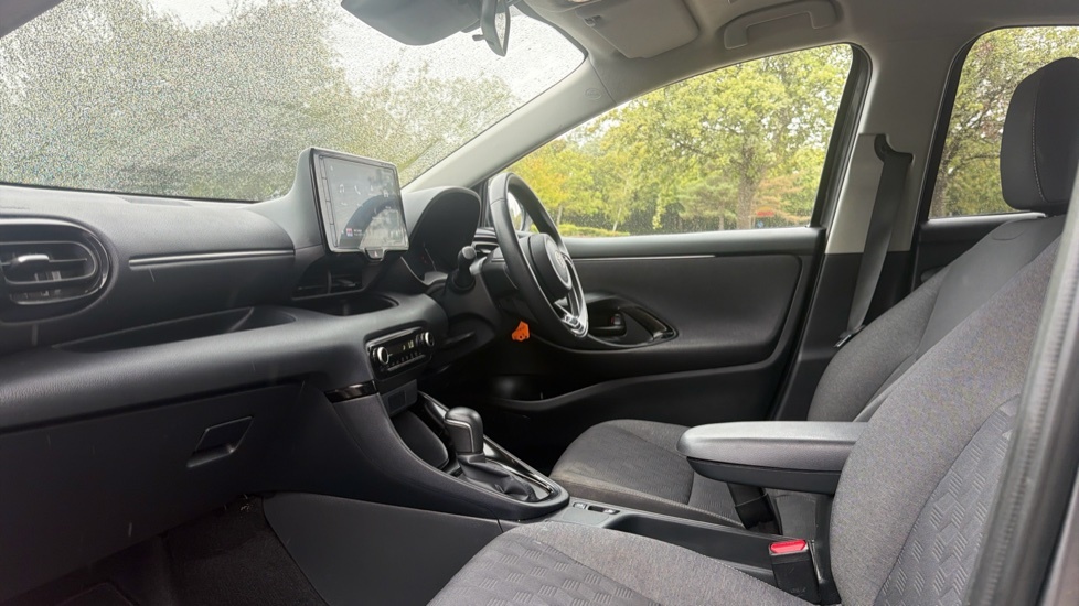 Toyota Yaris 1.5 Vvt-h Design E-cvt Euro 6 Ss Grey #5