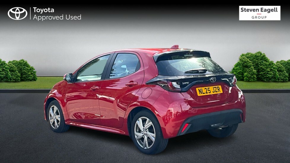 Toyota Yaris 1.5 Vvt-h Icon E-cvt Euro 6 Ss Red #4