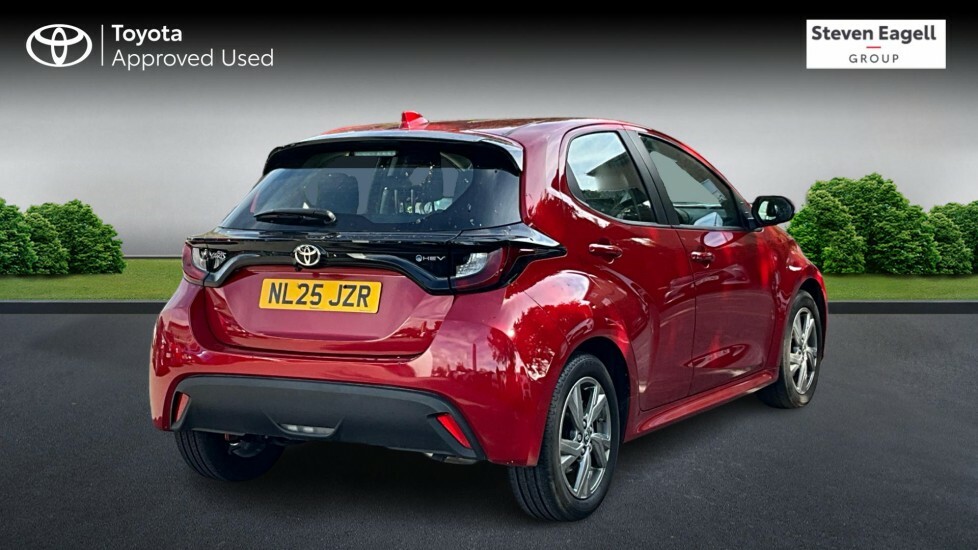 Toyota Yaris 1.5 Vvt-h Icon E-cvt Euro 6 Ss Red #2