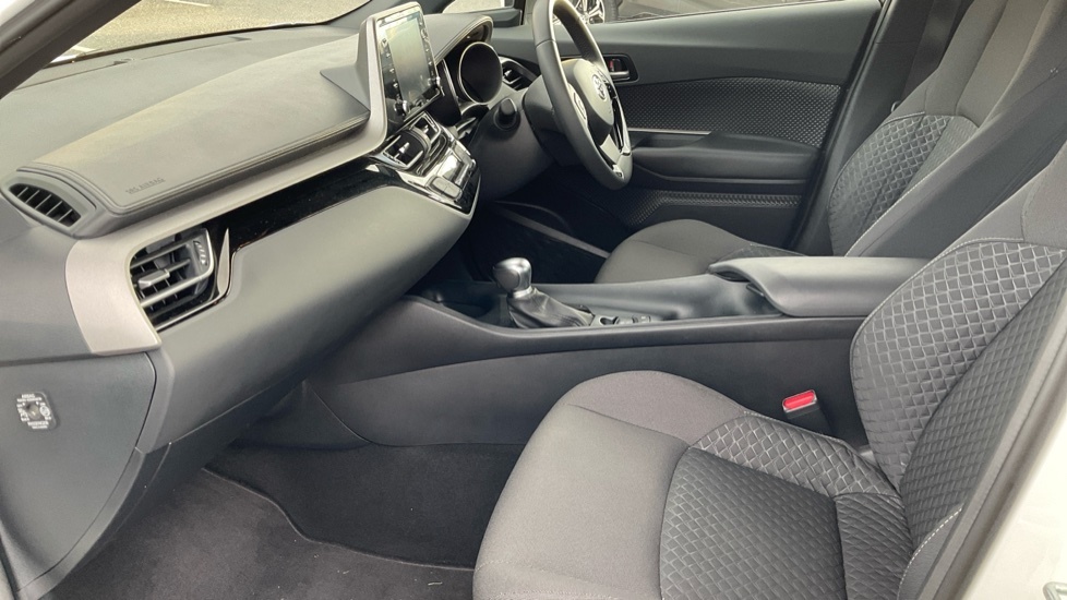 Toyota C-Hr 1.8 Vvt-h Gpf Icon Suv Hybrid Cvt Euro White #5